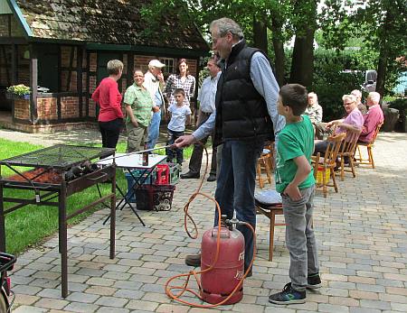 Beim Grillen in Heicks Park